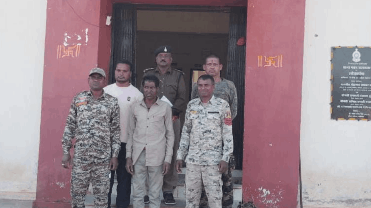 पुलिस की गिरफ्त में आरोपी