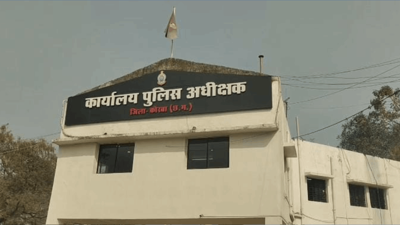 पीड़ित परिवार ने एसपी से की शिकायत