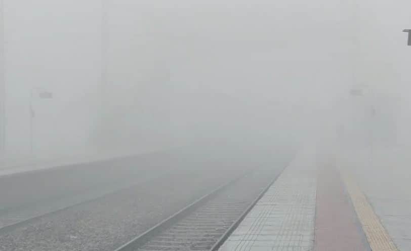 Jaipur News: Capital gripped by dense fog, visibility drops to 10 meters, people seek warmth around bonfires