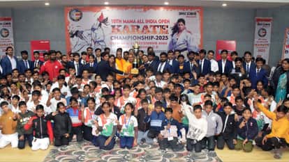 Sports news in Varanasi Krishna Mohini Vidya Mandir team wins sub-junior trophy of Mama Karate competition