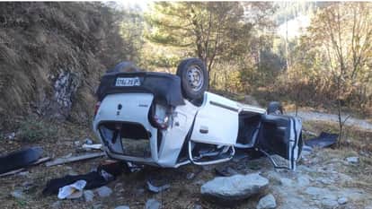 Himachal News Alto car crashes on Bagi-Narkanda road one dead five injured