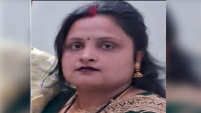 woman body found hanging in the room her in-laws have fled the house in Bareilly