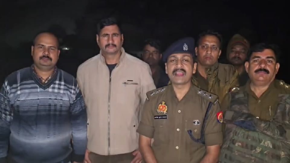 Budaun: Three notorious criminals were injured in an encounter with the police and arrested