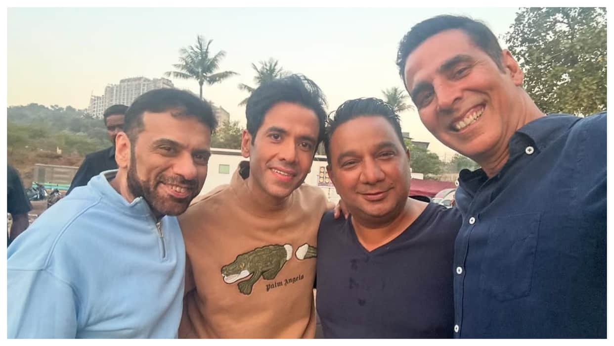 welcome to the jungle shoot wrap up for this year end schedule Tusshar Kapoor share post with akshay kumar