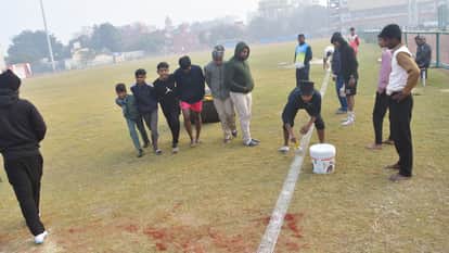 Sports News of 180 players from 12 teams across country will play football in Kashi