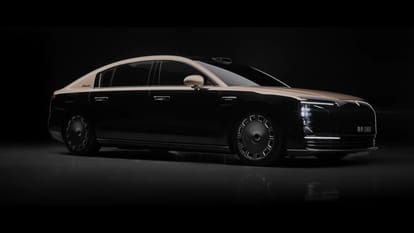 Huawei Maextro S800 at 100000 Dollars Beats Porsche, Mercedes and BMW in China’s Ultra-Luxury Car Market