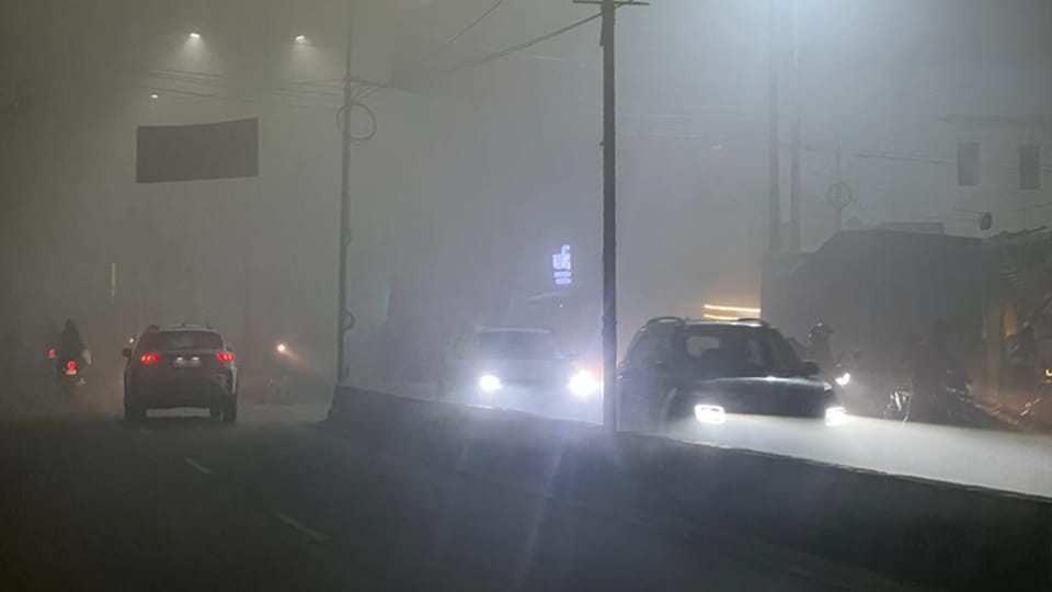 Weather Update: People shivered in the cold, mercury dropped by three degrees, visibility was zero