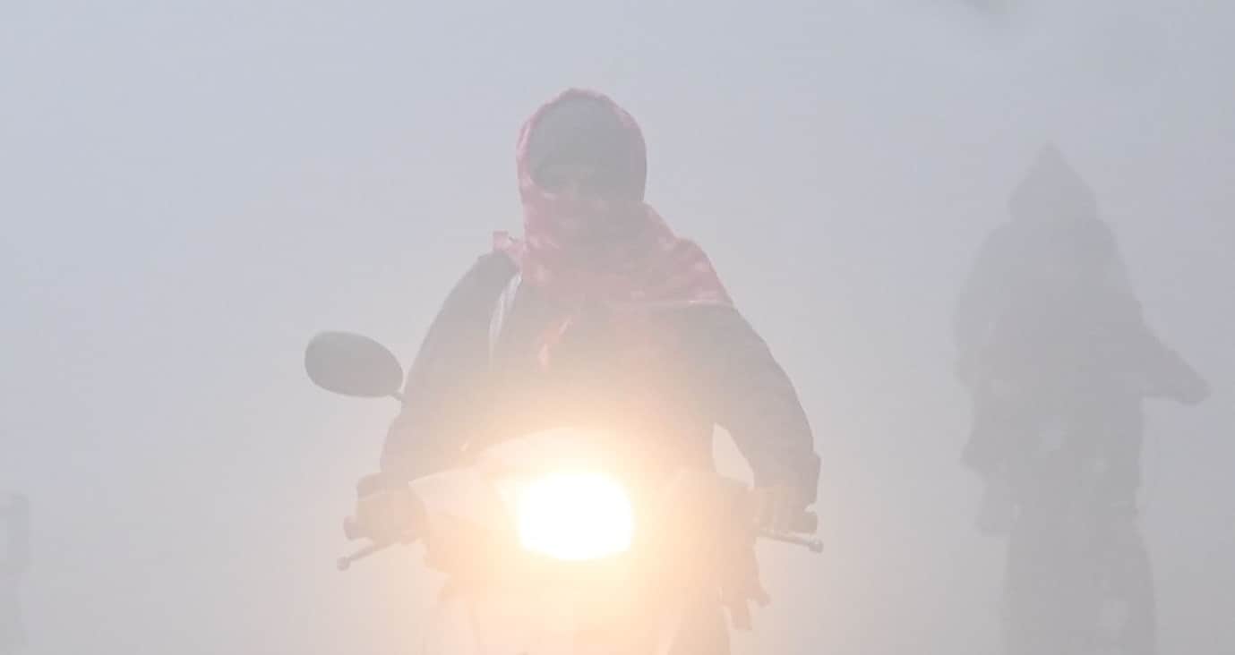 Kanpur Weather cold wave fog slows down movement visibility reduced to zero third coldest district in state