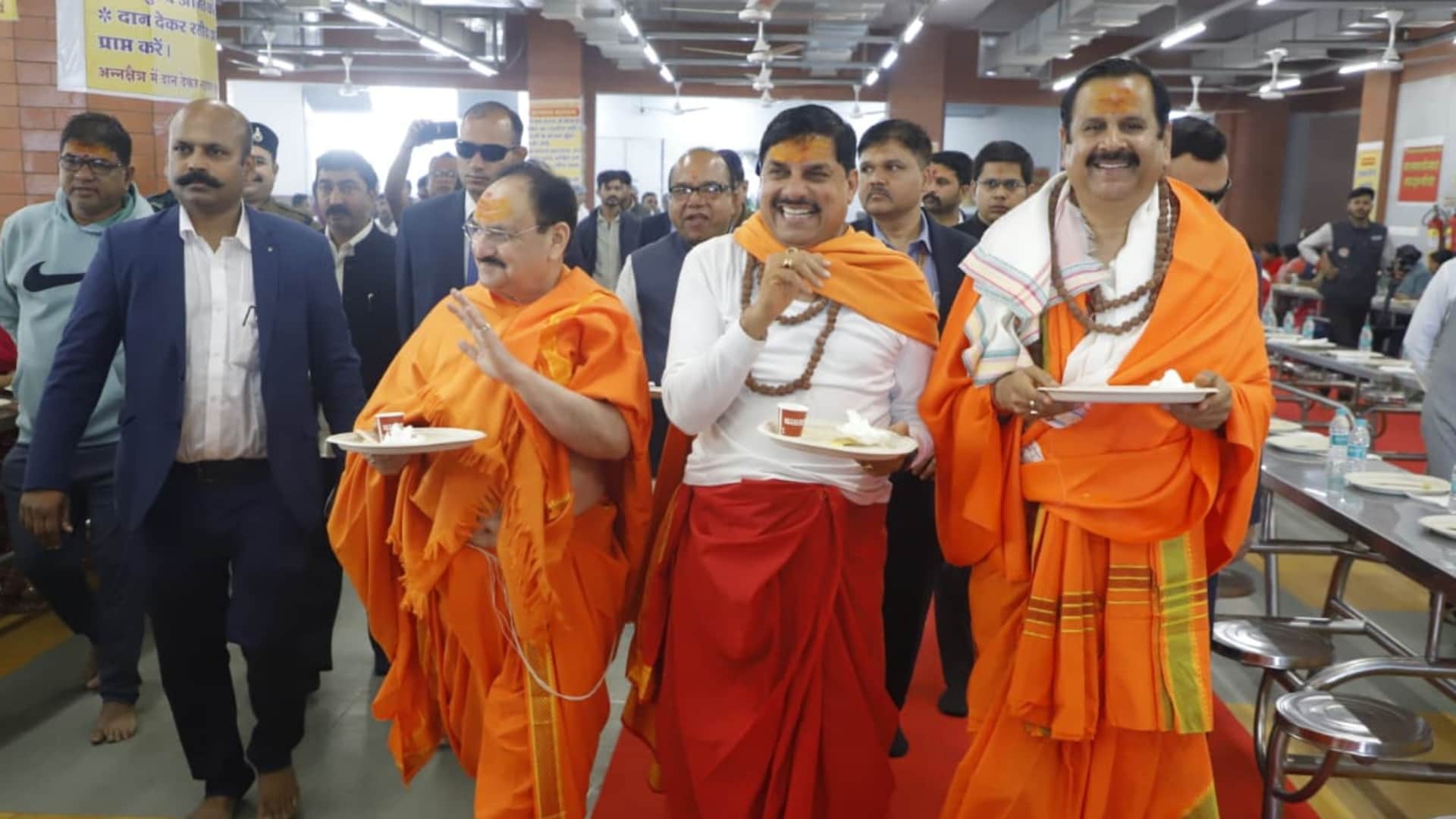 महाकाल अन्नक्षेत्र में मुख्यमंत्री और केंद्रीय मंत्री