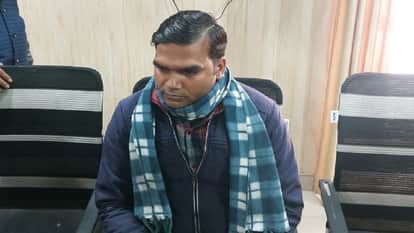 Bijnor: Accountant caught red-handed taking bribe of five thousand rupees