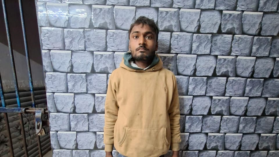 Kanpur: Cunning thief who stole money from ATMs using a chip arrested