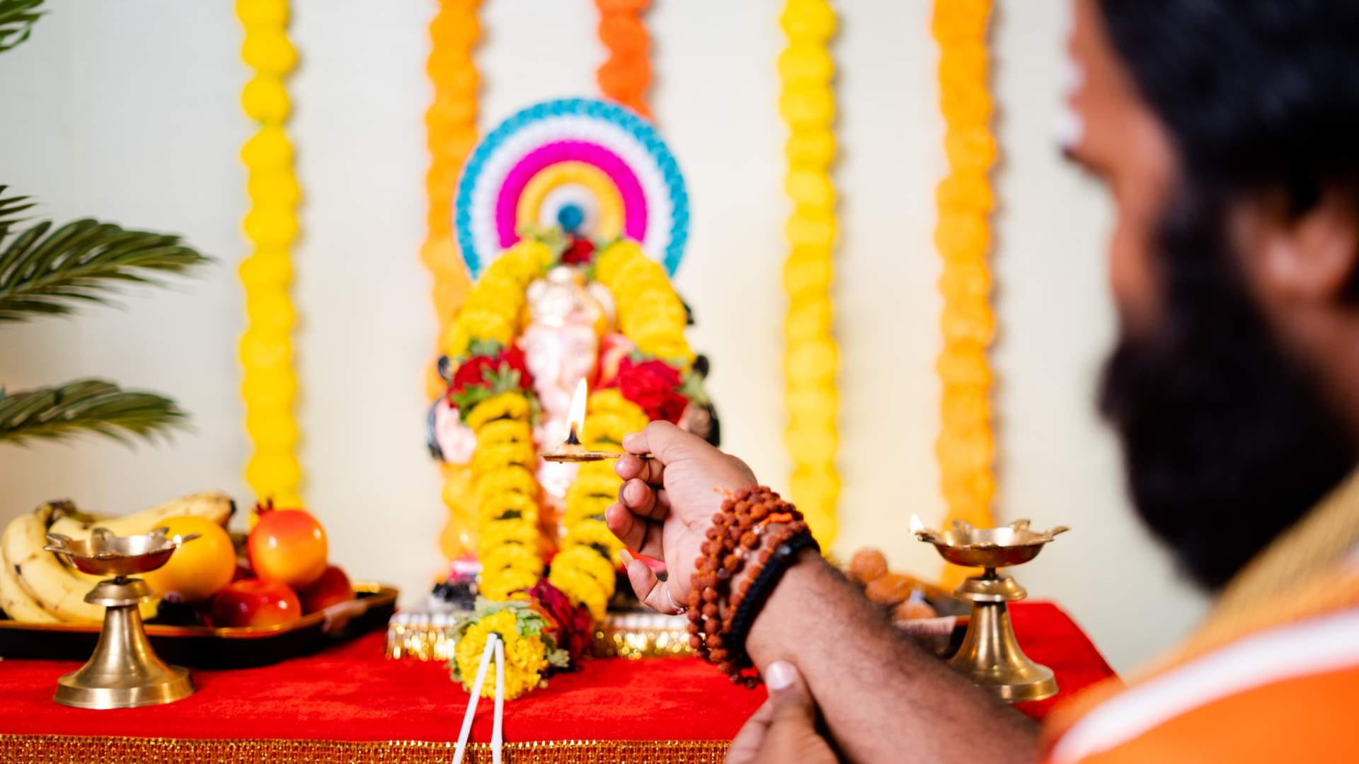 Vastu tips never do these things even by mistake after worship bring negativity and Unrest