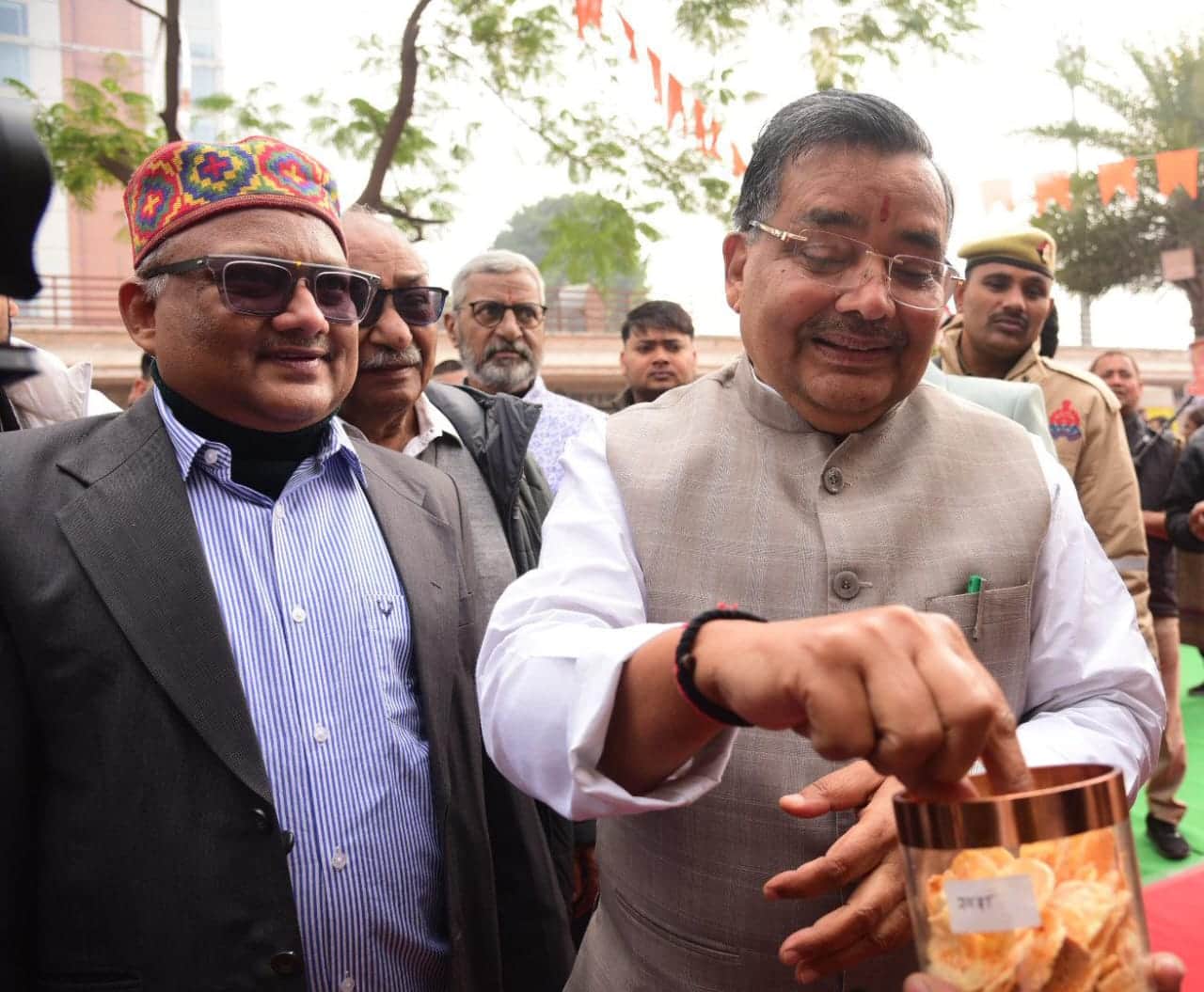 Amar Ujala Sangam-2025: Tourism Minister Jayveer Singh tasted pumpkin chips; 'Rajasthani-Kashmiri' dance perfo