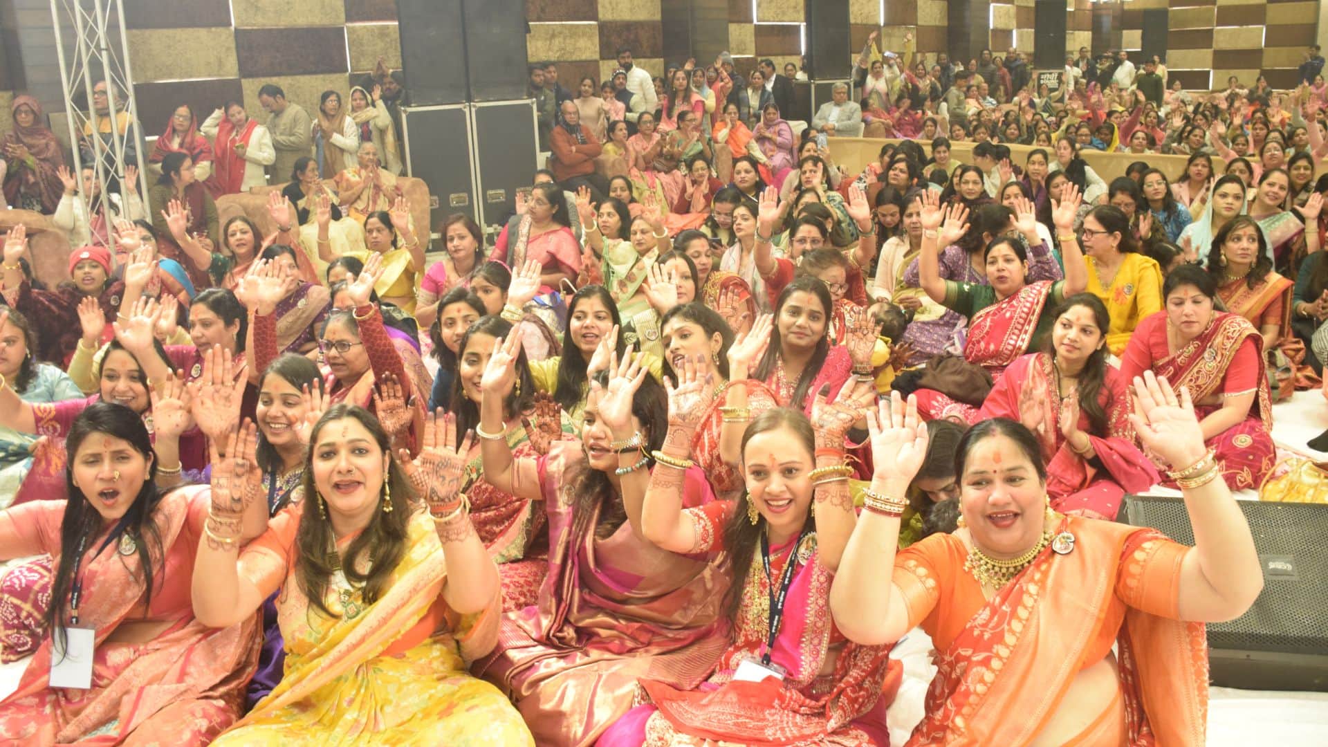 Khatu Shyam grand and divine tableau displayed at Kripa Mahotsav in Varanasi