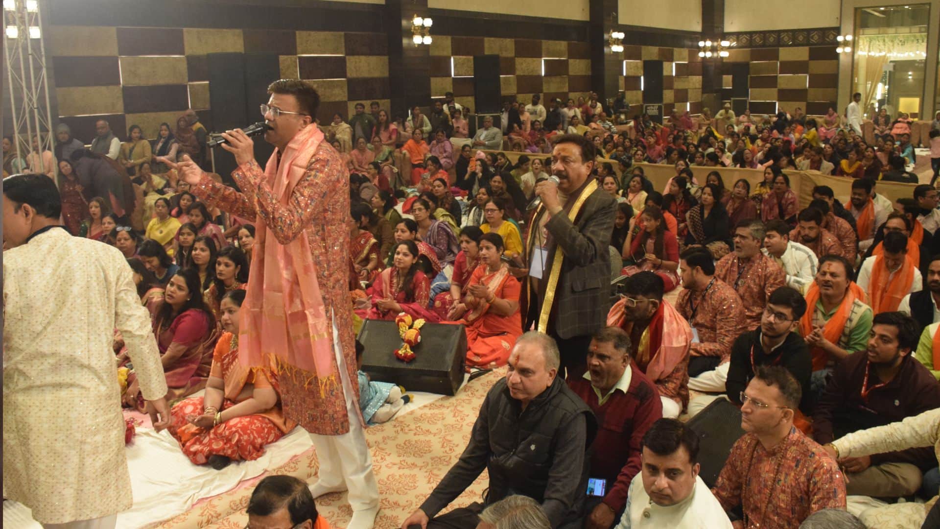 Khatu Shyam grand and divine tableau displayed at Kripa Mahotsav in Varanasi