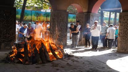 CG: Litterateur Vinod Kumar Shukla funeral in Raipur, CM Sai and other dignitaries attended last rites