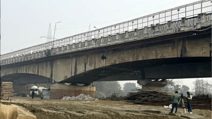 The Gorakhpur Rajghat Bridge has developed some cracks and its bearings have also deteriorated.