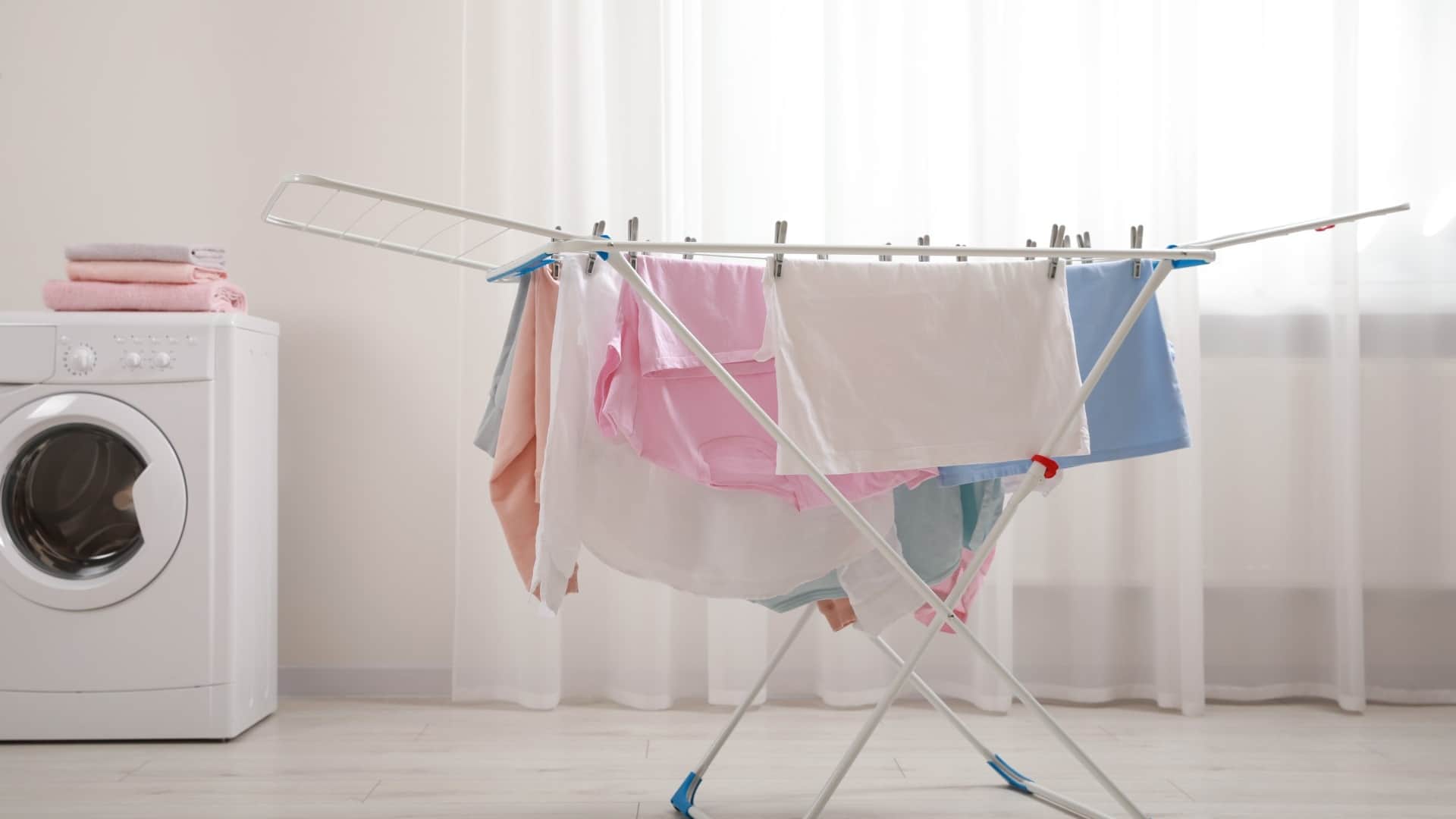 easy hacks to dry clothes in winter season bina dhoop ke kapde kaise sukhaye