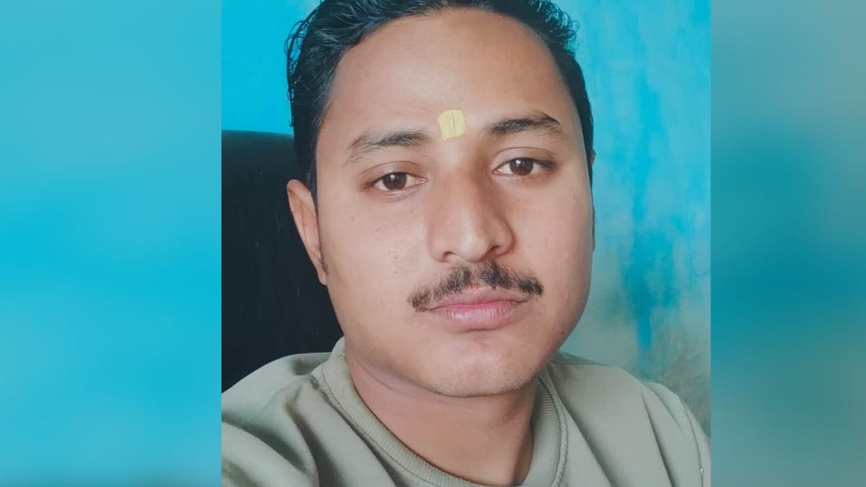 mirzapur accident news of man killed in collision with tractor people set vehicle on fire