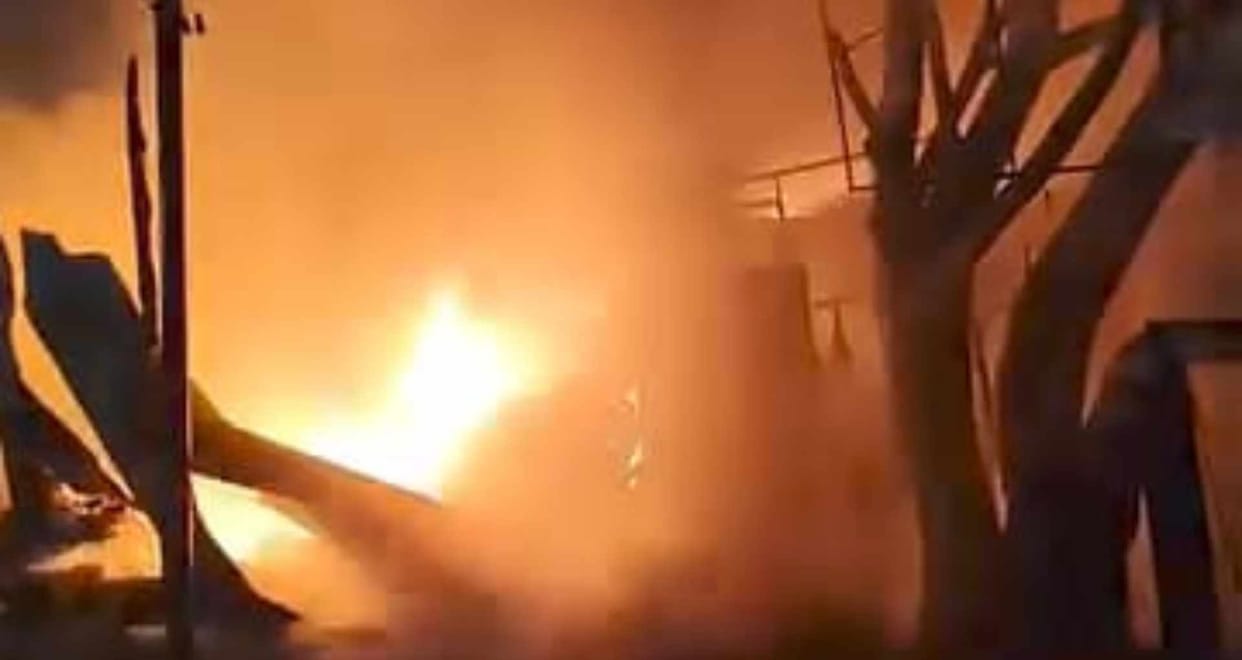 madhubani private bus stand massive fire 15 shops bus gutted property loss
