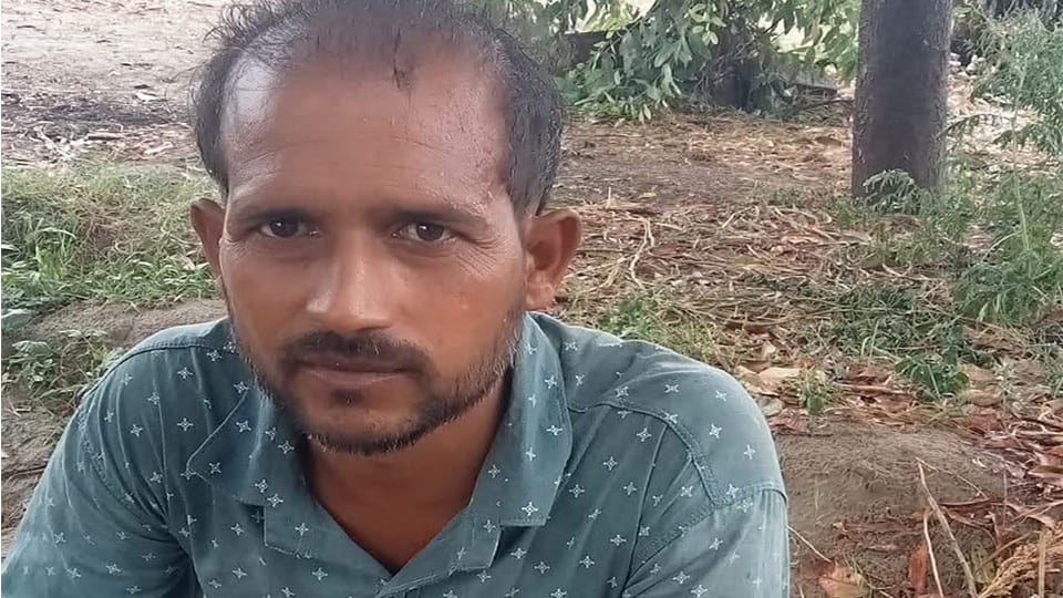 Farrukhabad: Farmer's body found lying on a bed in a shop