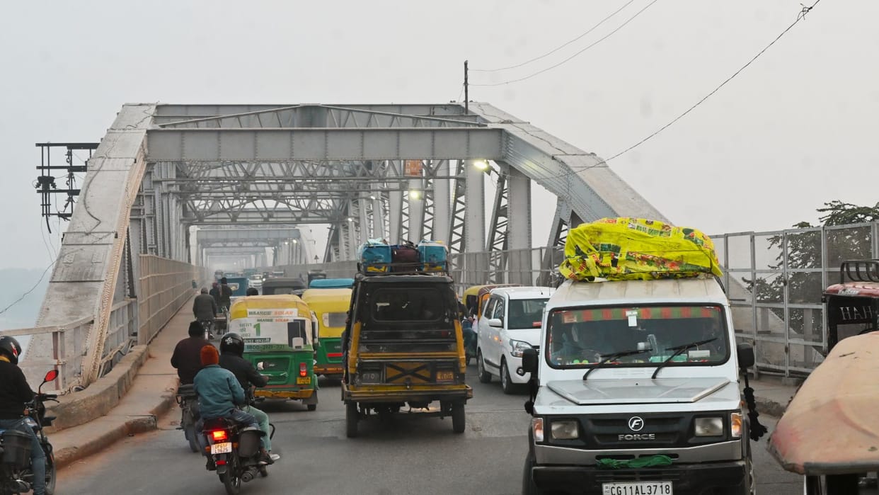 There will be no vehicular movement on Rajghat Bridge at night for 60 days in varanasi