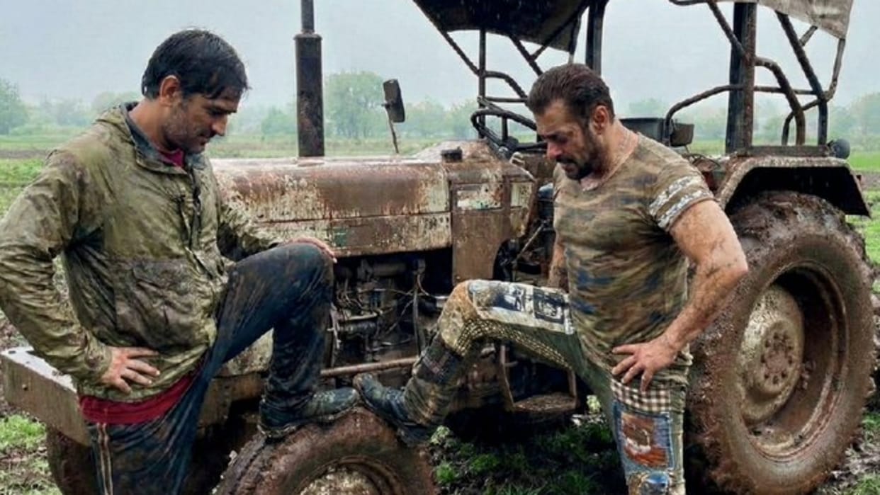 Salman Khan and Mahendra Singh Dhoni Another photo Viral On Social Media Fans React