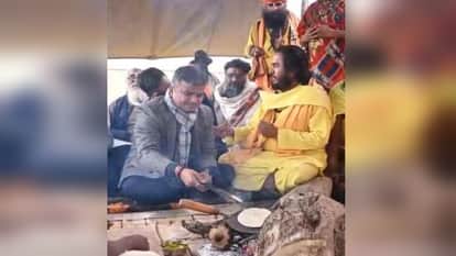 DM baked rotis in the langar at Satua Baba Ashram, said- Magh Mela is a festival of service and dedication.