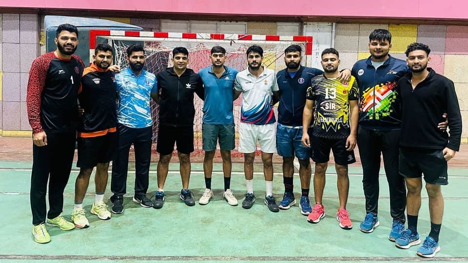 धनाना गांव के हैंडबॉल के खिलाड़ी