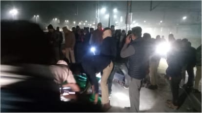 five people died after being hit by train in Shahjahanpur