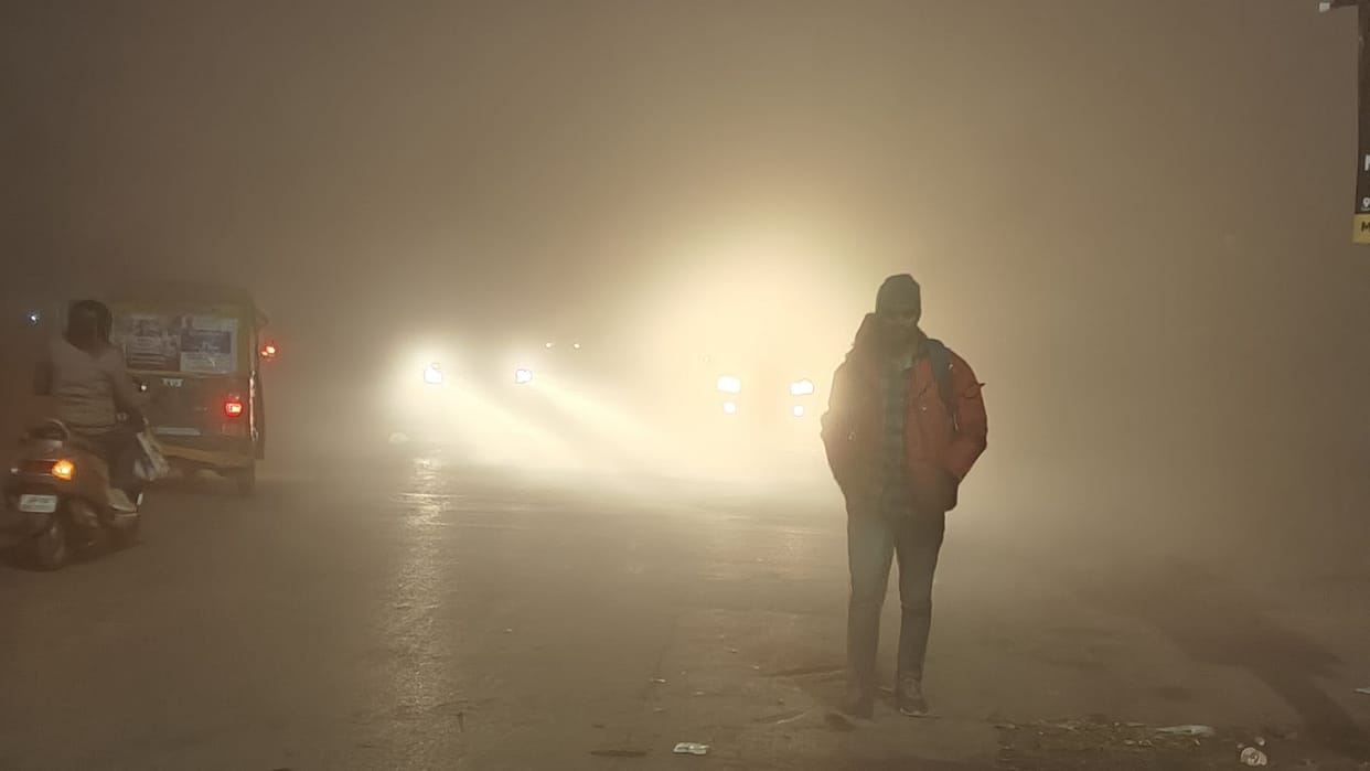 Varanasi Weather Update night twice cold as days and visibility dropped to zero