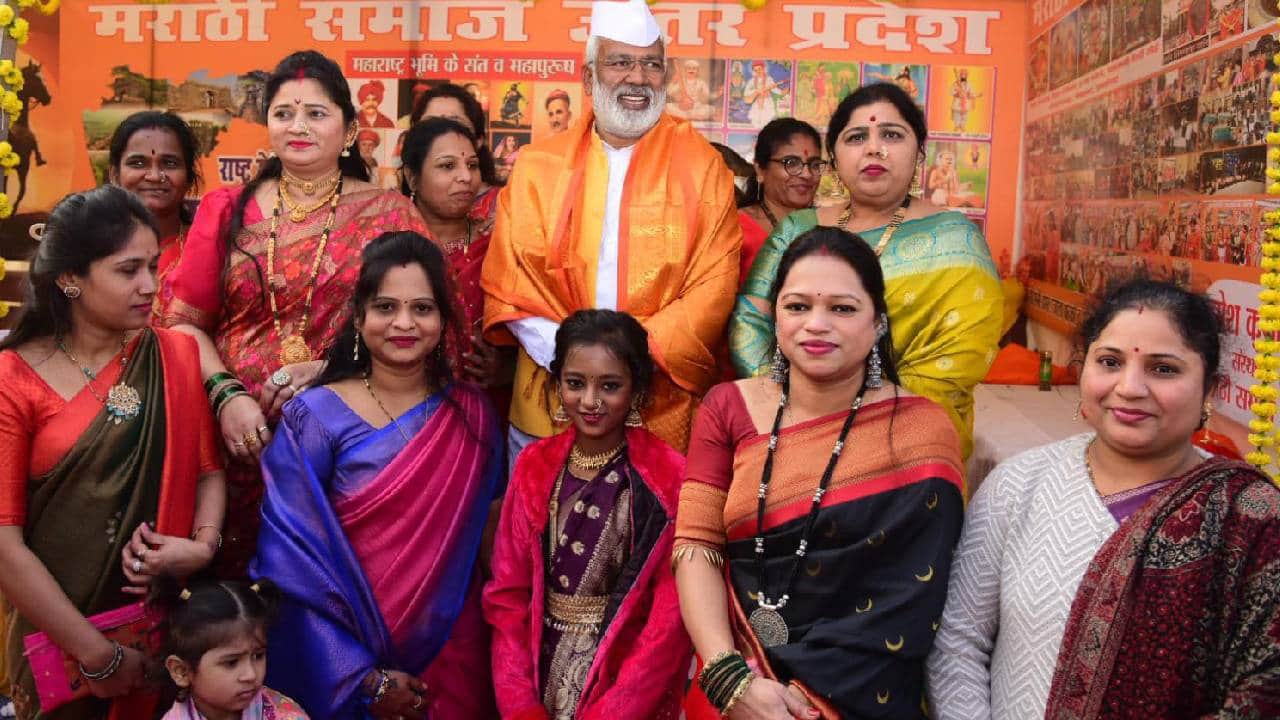 Amar Ujala Sangam: Water Resources Minister tasted green chili pickle, 'Awadhi Samaj' presented a book on Gand