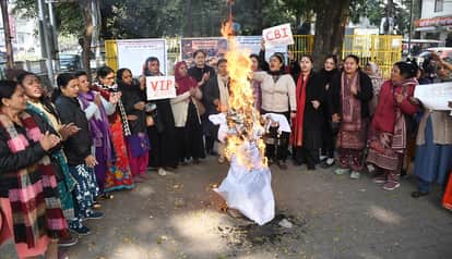 In the Ankita case, the Women's Congress burned an effigy of the state government in haldwani
