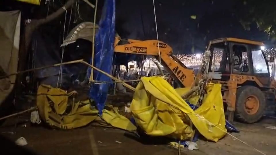 Illegal encroachments removed from Shastri Market in Chandigarh at midnight
