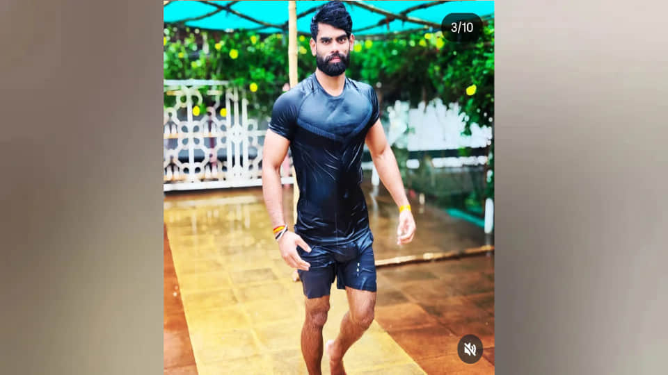 carpenter murder in Sahjanwa Gorakhpur protesters blocked the highway in protest