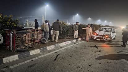Car collided with an e rickshaw coming from wrong direction in Hapur killing one person