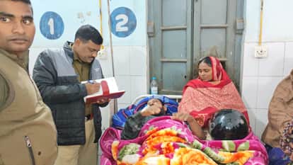 Bihar Crime: Former village head attacked in Purnea shot in the leg news in hindi