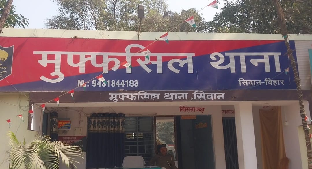 Bihar News: Two trucks carrying food grains seized on suspicion police are examining the documents