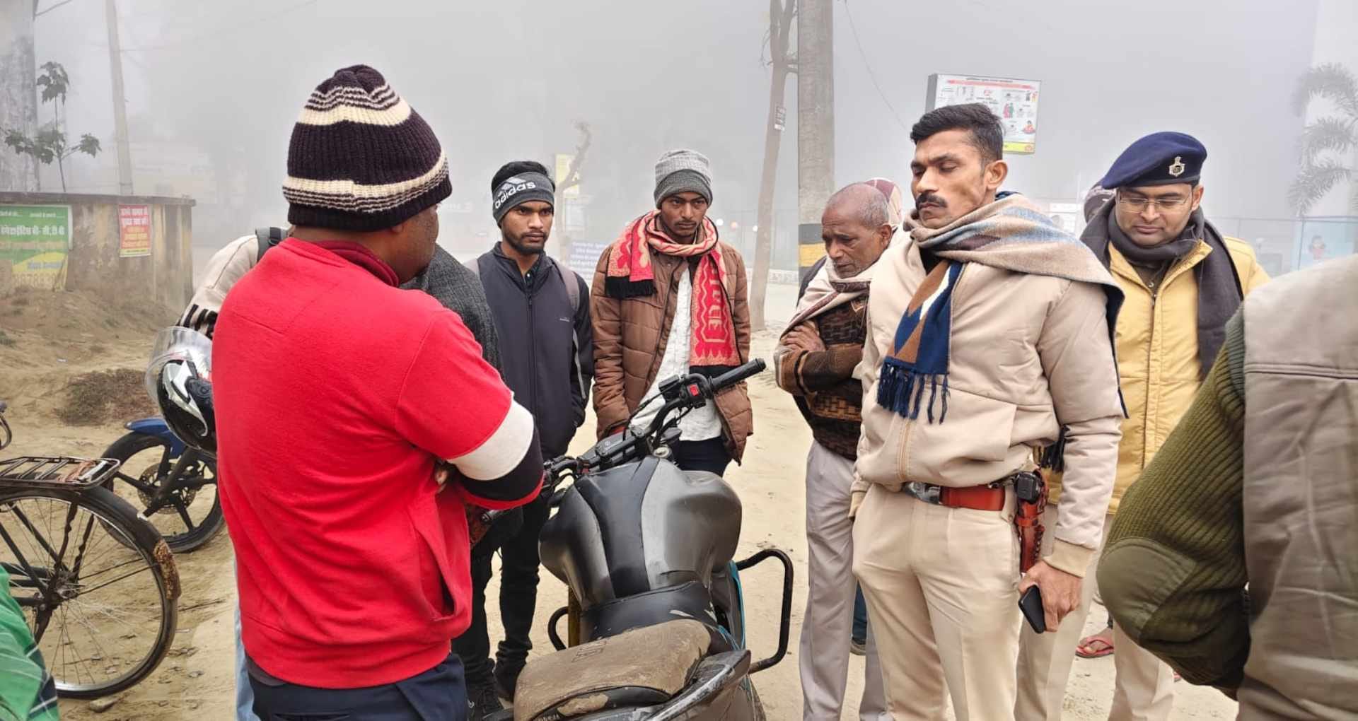 मौके पर मौजूद लोग