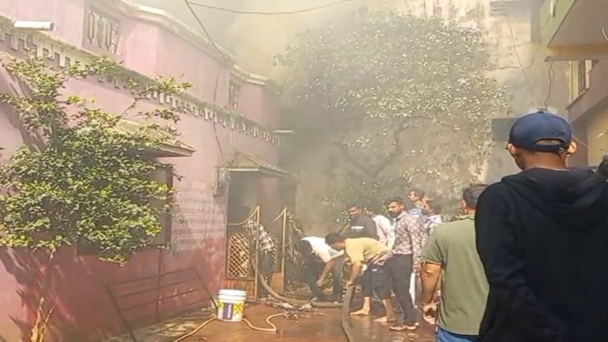 Dhar News: Massive fire breaks out at Congress leader’s house, fire brigade brings it under control