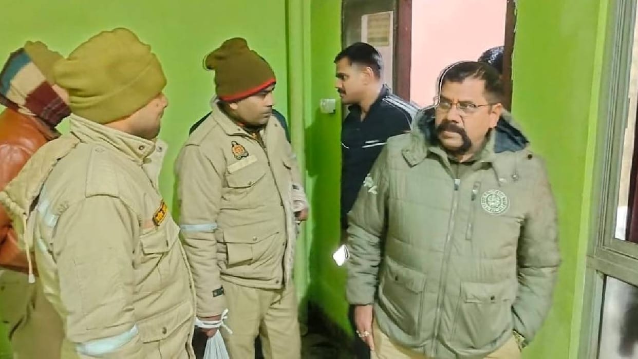 Barabanki: A young man committed suicide by hanging himself while talking on a video call; his body was found