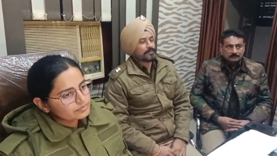 Jalandhar Youth tears Nagar Kirtan board caught by people
