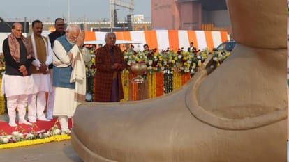 National Inspiration Site: Modi lashed out at Congress and its allies, saying they have always insulted great