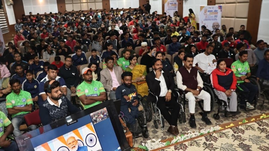 Indore News PM Modi addresses Sansad Khel Mahotsav 2025 in Indore as 1000 Para-athletes join
