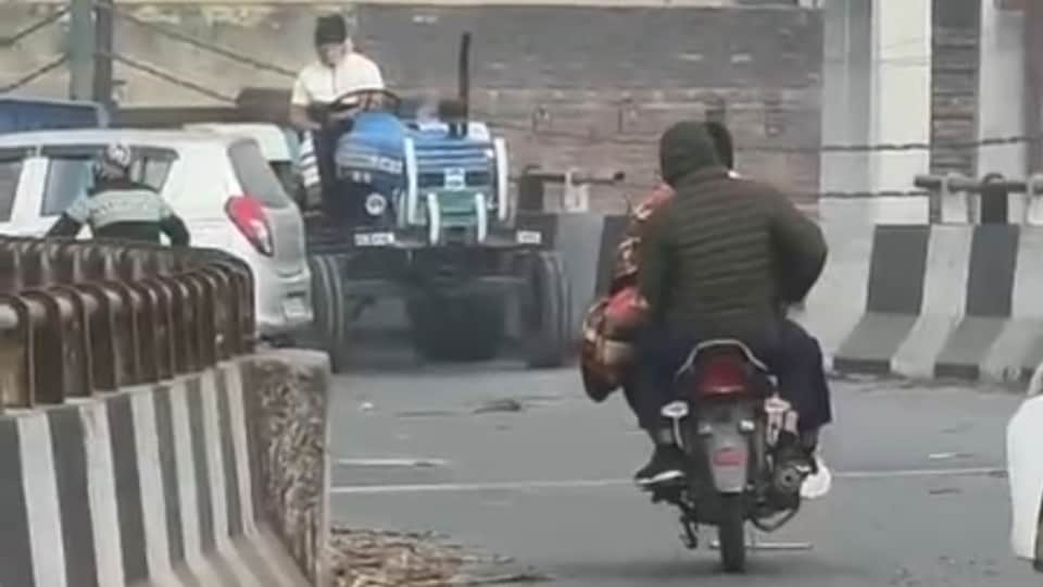 Gangster Vinay 57 cases his wife who of Block head Purkazi twice attacked by criminal in police custody Meerut