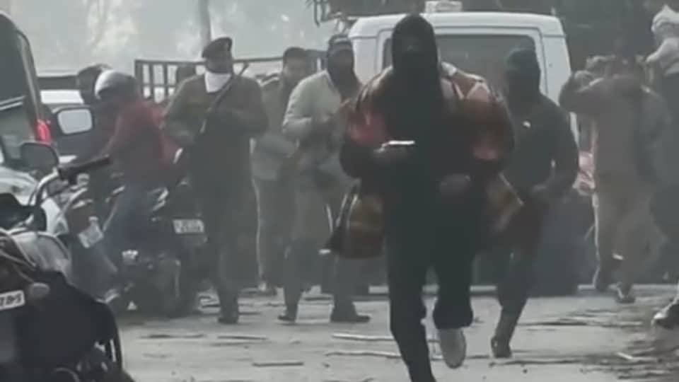 Gangster Vinay 57 cases his wife who of Block head Purkazi twice attacked by criminal in police custody Meerut