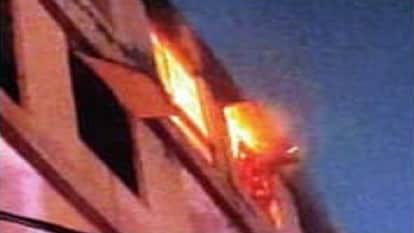 Fire broke out on the fourth floor of the apartment