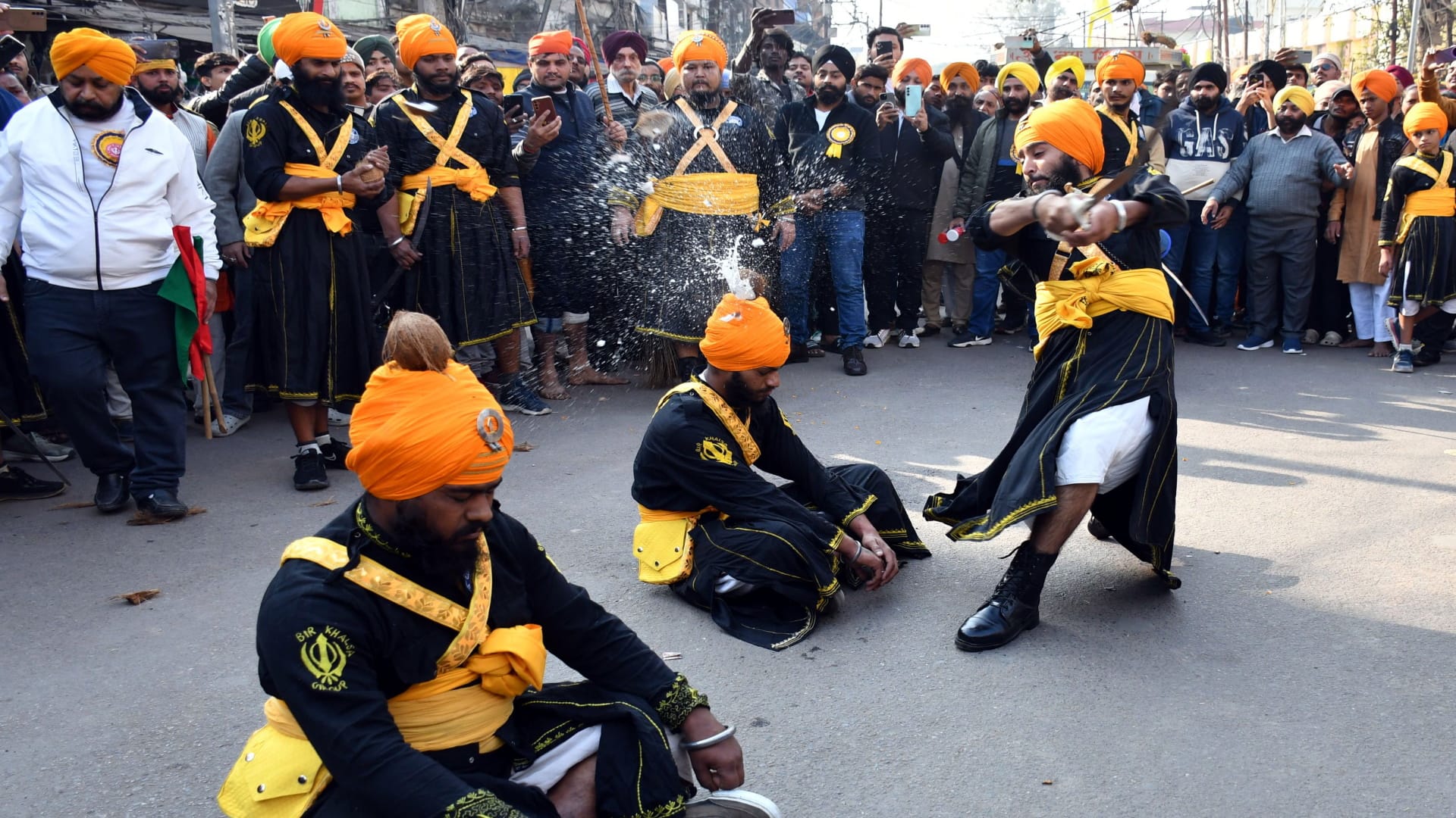 procession was taken out led by the Panj Pyaras, flowers were showered, and the sounds of Gurbani resonated.