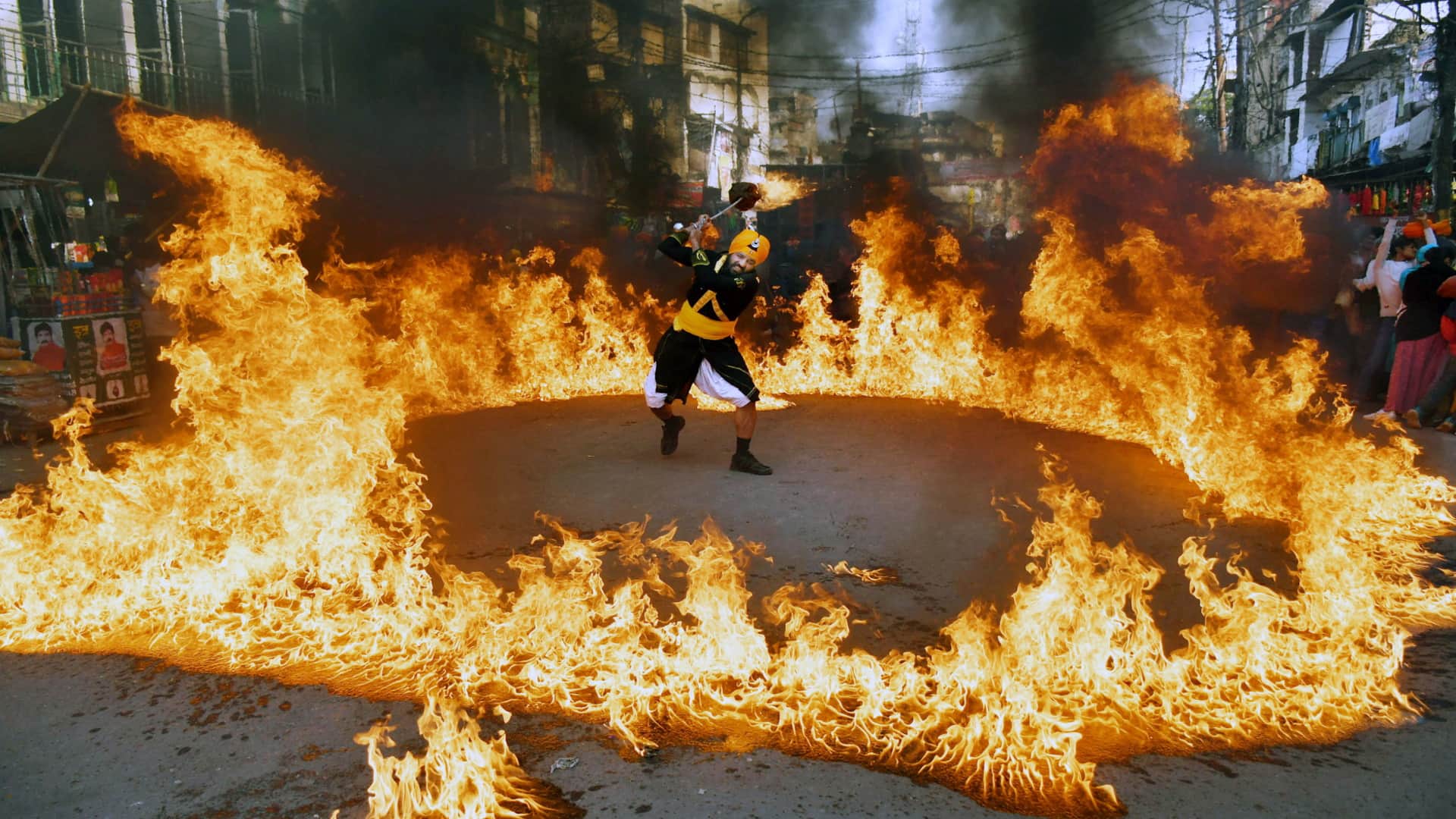 procession was taken out led by the Panj Pyaras, flowers were showered, and the sounds of Gurbani resonated.