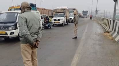 Kanpur Mobil oil spilled on the national highway injuring more than 12 riders leading to massive traffic jam